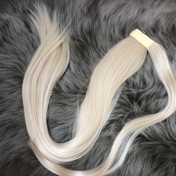 - ✨24” #613 BLEACH BLONDE STRAIGHT CLIP ON PONYTAIL main image 5